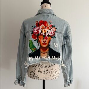 Trio Urban Frida Kahlo Graphic Cropped Denim Jacket Distressed Light Wash Size S
